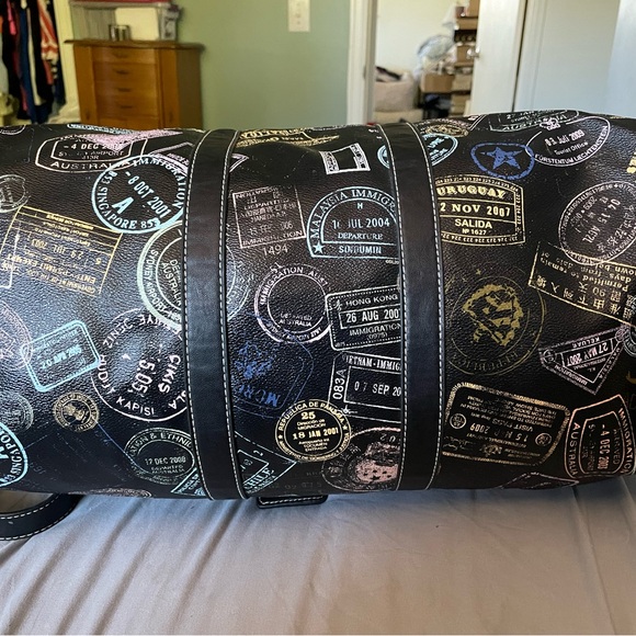 Sydney Love Travel Duffle Bag – Passport Stamp Print - Picture 5 of 10